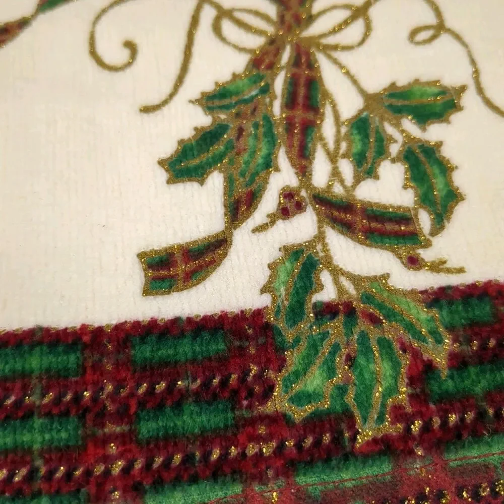 Lenox Christmas Holiday Nouveau Finger Tip Towel Holly Ribbons Pattern NEW NWT